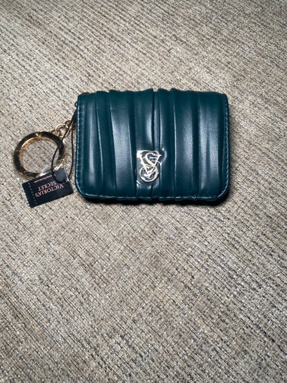 Victoria's Secret NWT Emerald Green Quilted Card Case Wallet Keychain